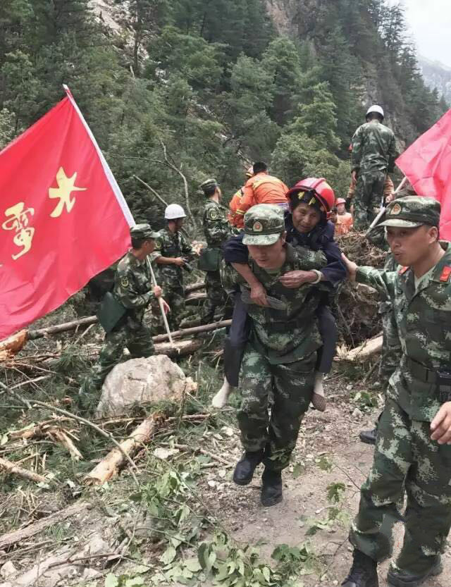 我不知道你是誰，卻知道你為了誰，向人民子弟兵致敬！