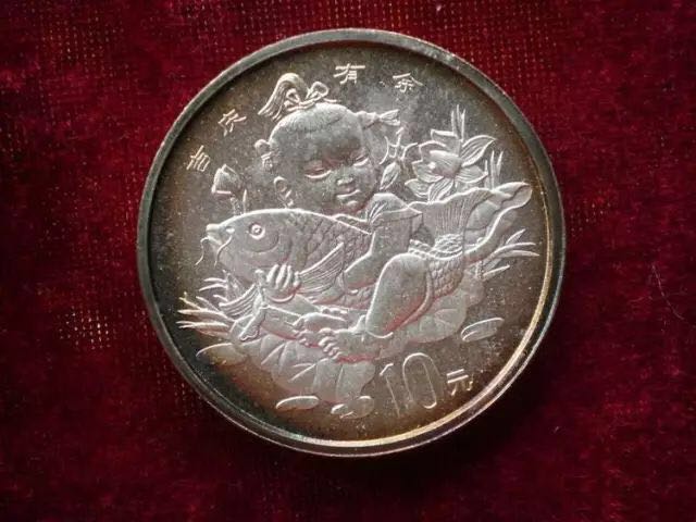 同樣的紀(jì)念幣，為什么人家的值幾百幾千，你的卻賣(mài)不出去！